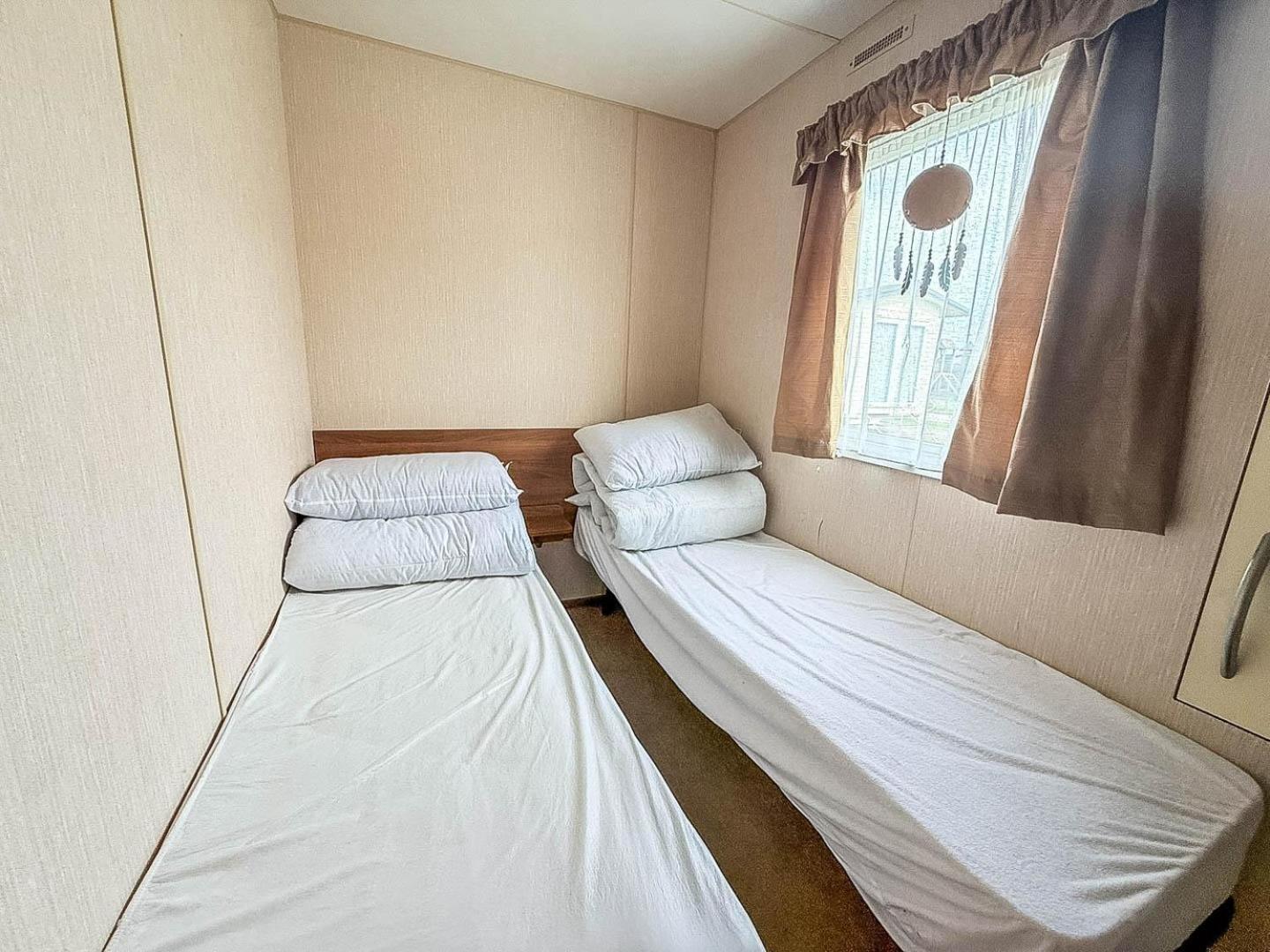 8 Berth Caravan With Decking At Sunnydale In Lincolnshire Ref 35087S 劳斯 外观 照片